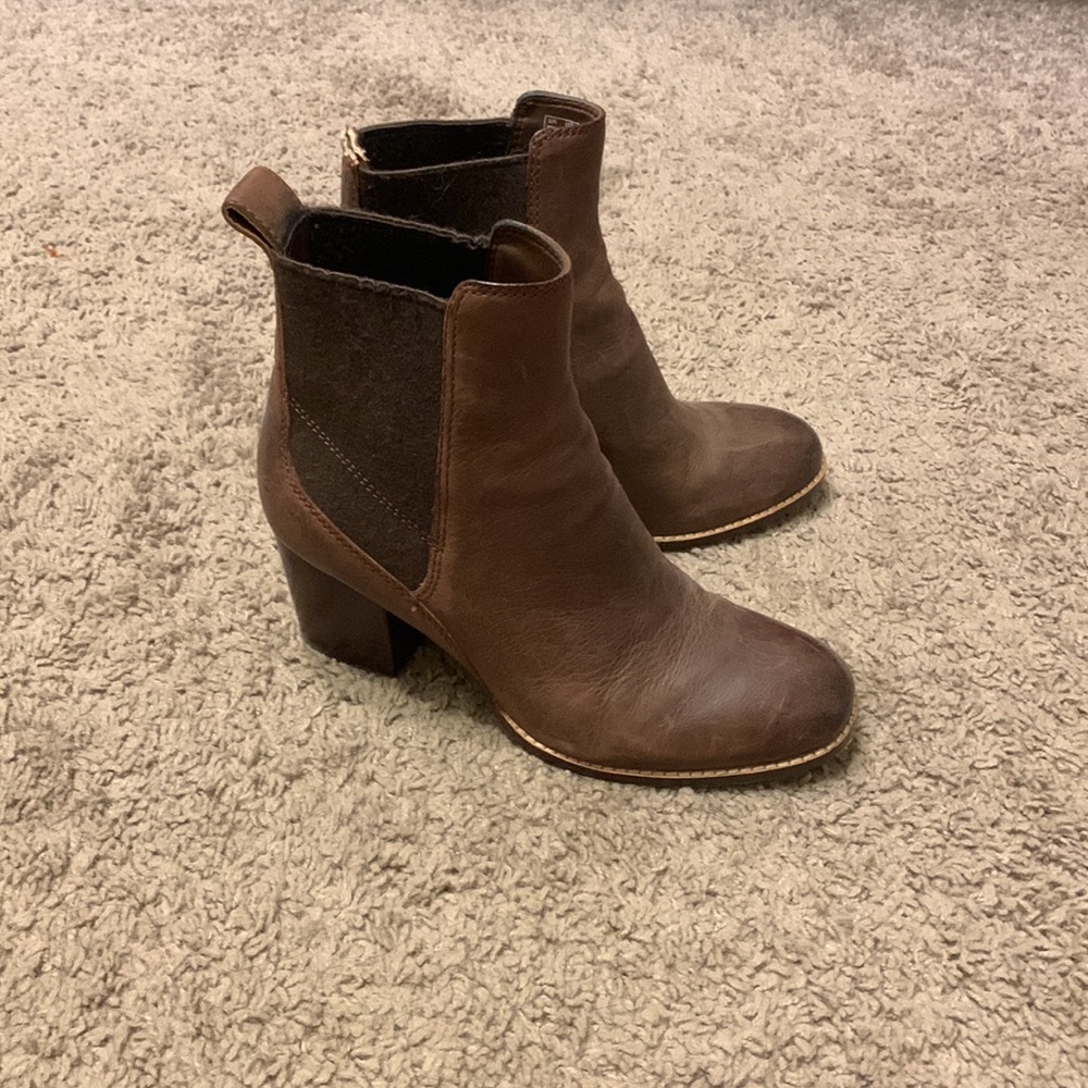 Clarks brown leather boots